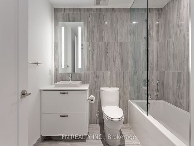 1412 - 470 Front St W