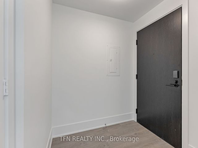 1412 - 470 Front St W
