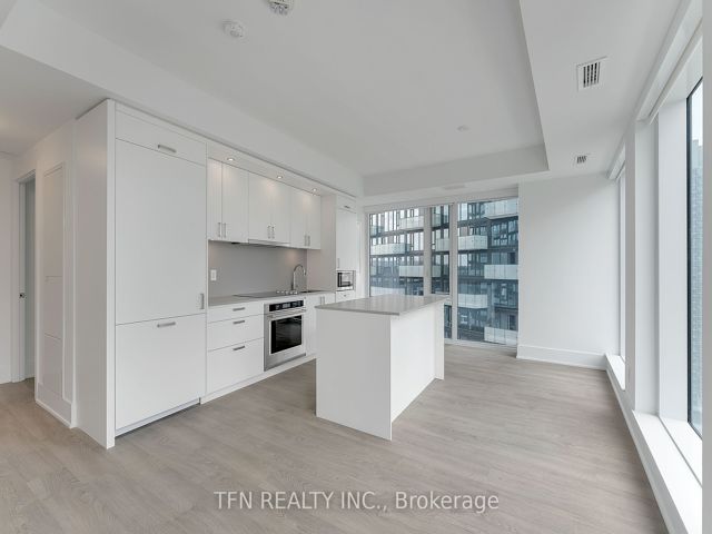 1412 - 470 Front St W