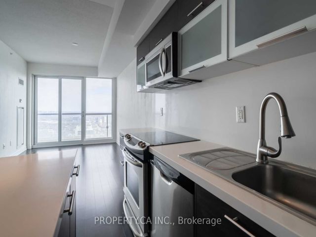 4403 - 386 Yonge St