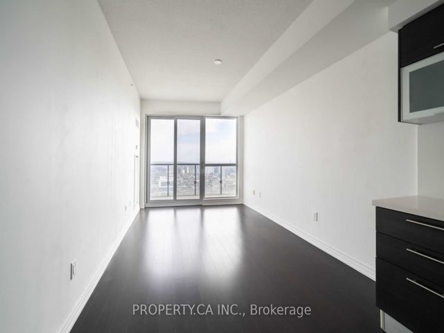 4403 - 386 Yonge St