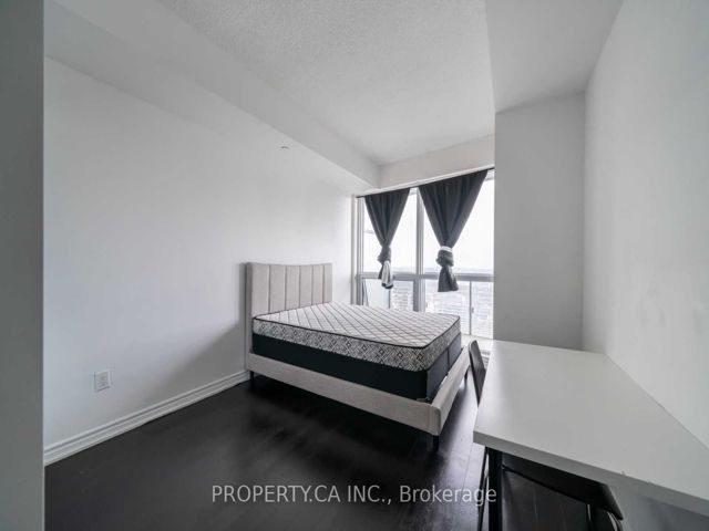 4403 - 386 Yonge St