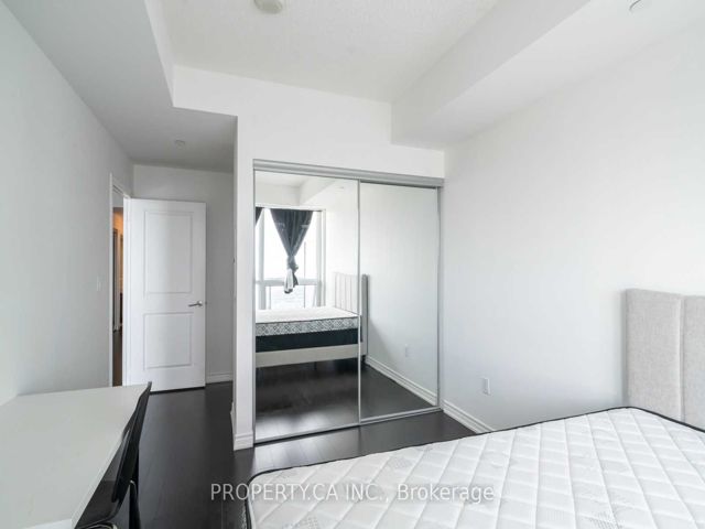 4403 - 386 Yonge St