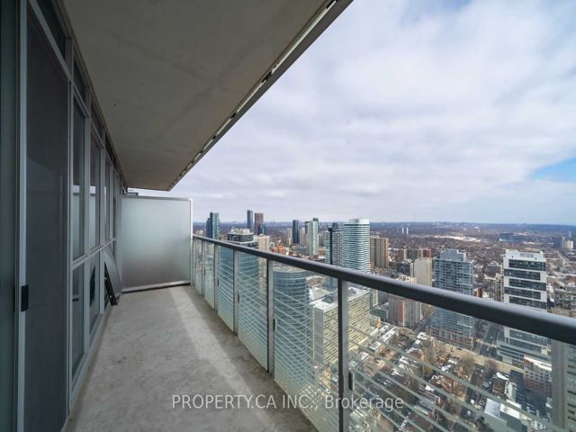 4403 - 386 Yonge St