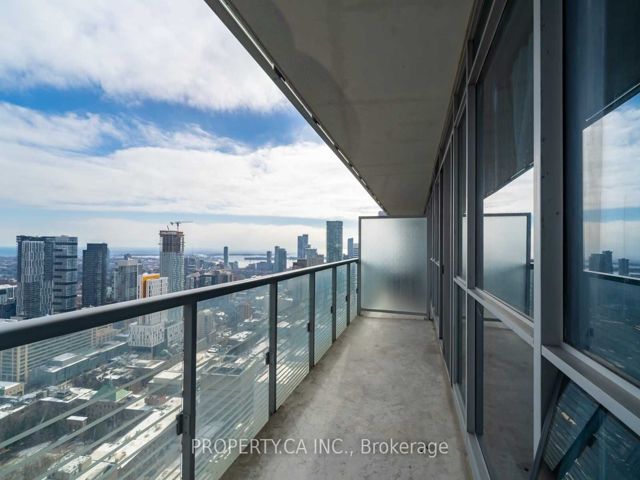 4403 - 386 Yonge St