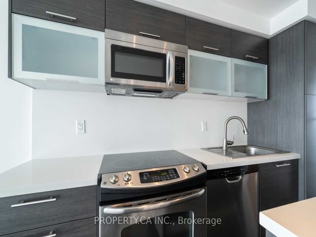 4403 - 386 Yonge St
