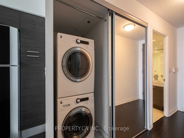 4403 - 386 Yonge St