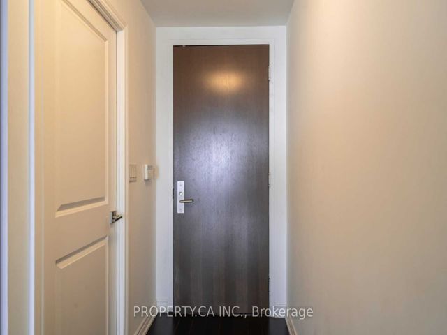 4403 - 386 Yonge St