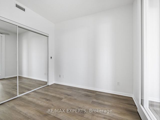 379 - 209 Fort York Blvd