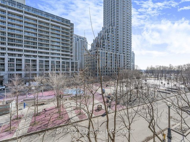 379 - 209 Fort York Blvd