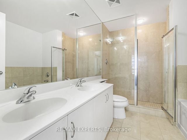 379 - 209 Fort York Blvd