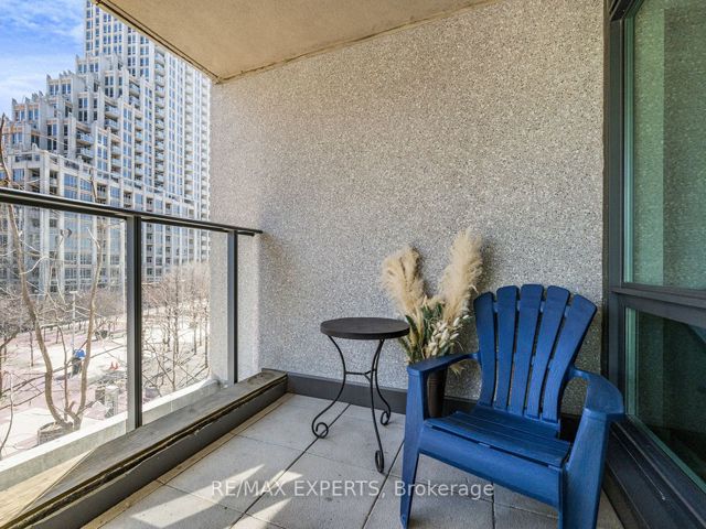 379 - 209 Fort York Blvd