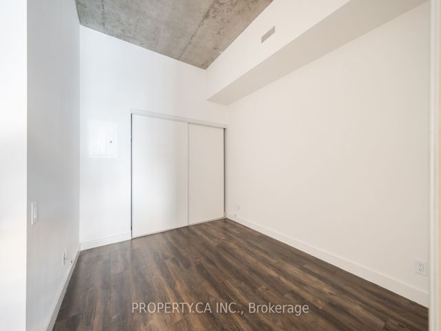 407 - 33 Mill St