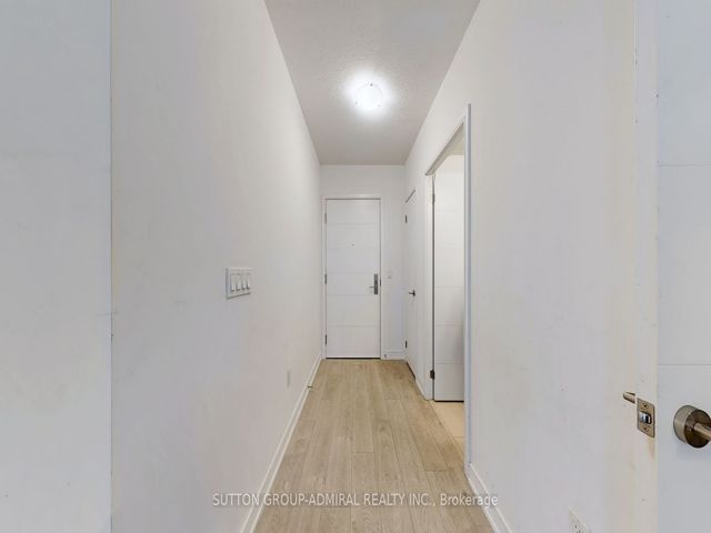 711 - 50 Wellesley St E