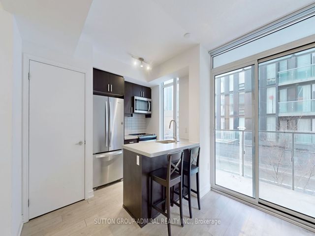 711 - 50 Wellesley St E