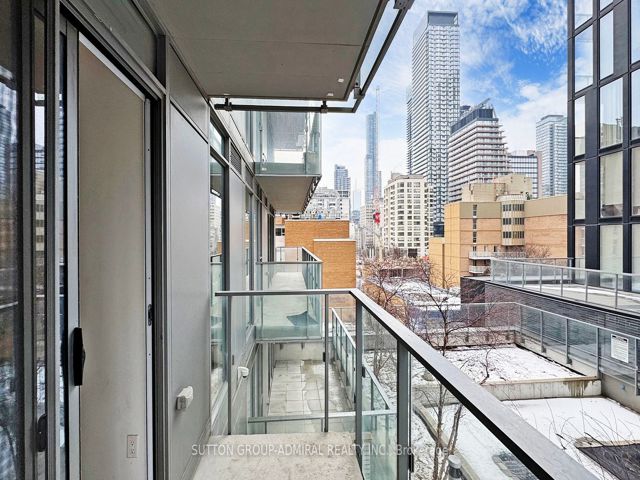 711 - 50 Wellesley St E