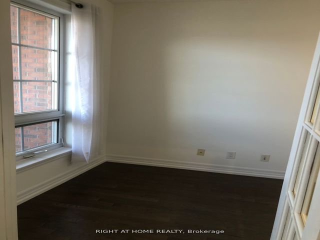 612 - 21 Burkebrook Pl