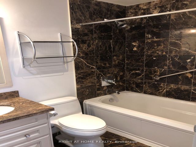 612 - 21 Burkebrook Pl