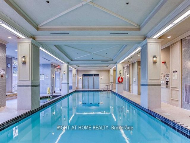 612 - 21 Burkebrook Pl
