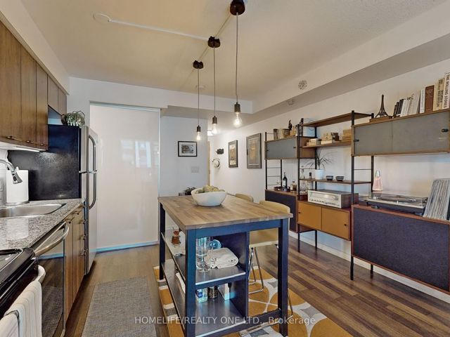510 - 20 Joe Shuster Way
