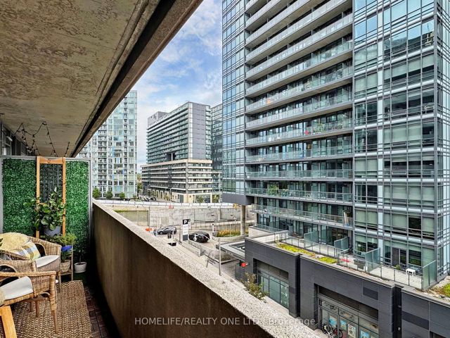 510 - 20 Joe Shuster Way