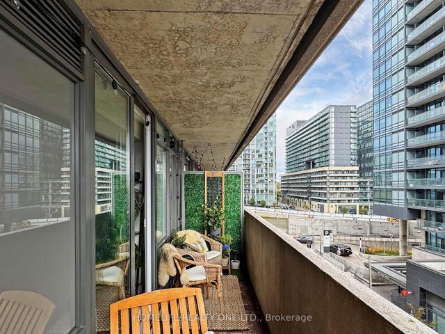 510 - 20 Joe Shuster Way