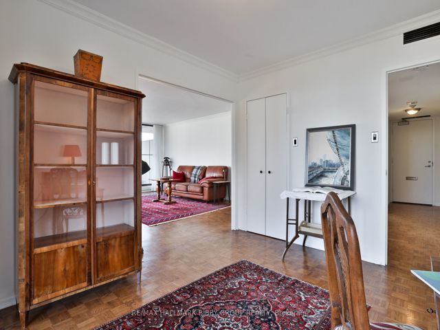 601 - 20 Avoca Ave