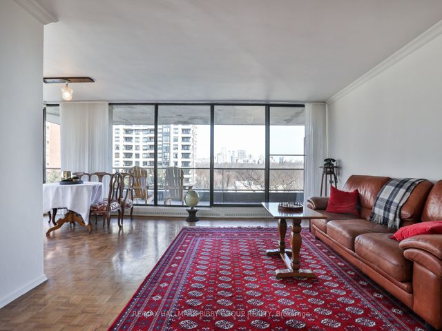 601 - 20 Avoca Ave