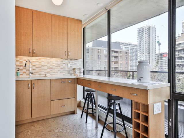 601 - 20 Avoca Ave