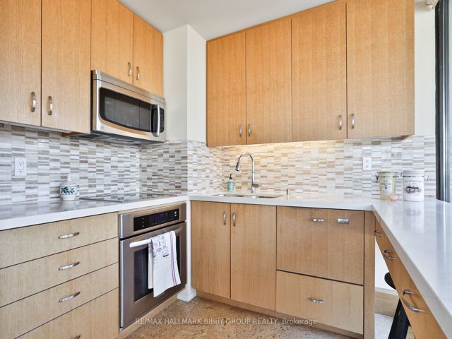 601 - 20 Avoca Ave