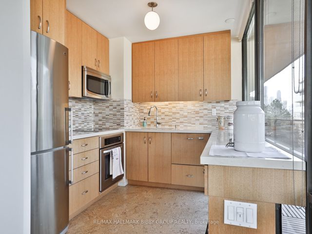 601 - 20 Avoca Ave