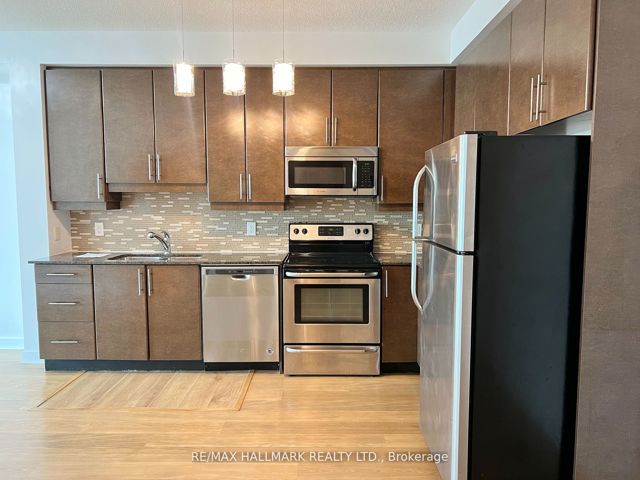 4013 - 33 Bay St
