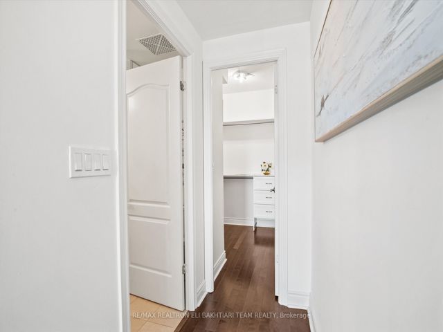 618 - 11 William Carson Cres
