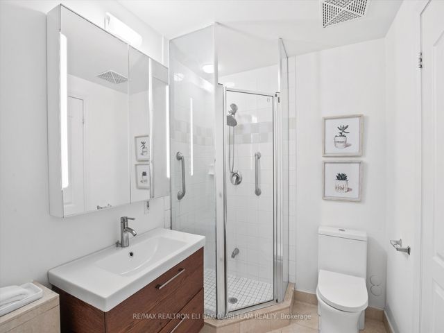 618 - 11 William Carson Cres