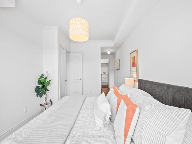 618 - 11 William Carson Cres