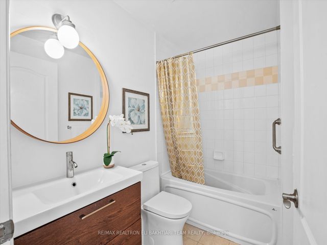 618 - 11 William Carson Cres