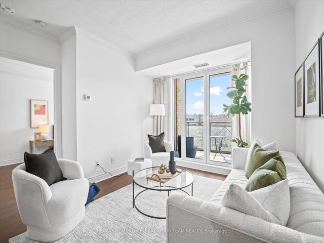 618 - 11 William Carson Cres