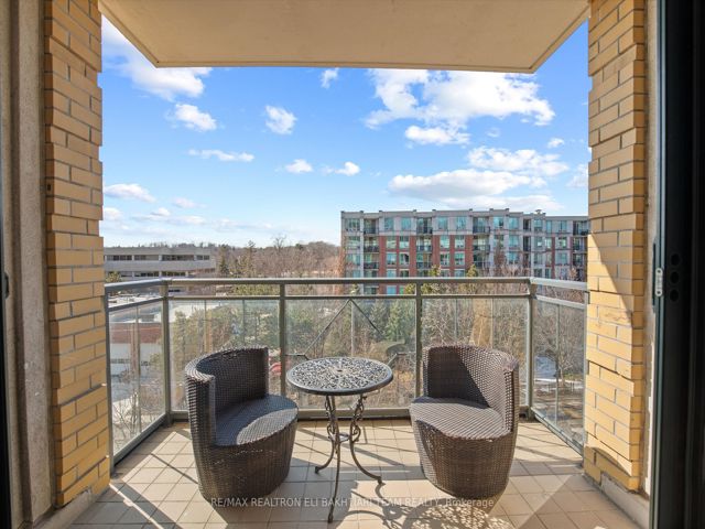 618 - 11 William Carson Cres