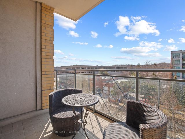 618 - 11 William Carson Cres