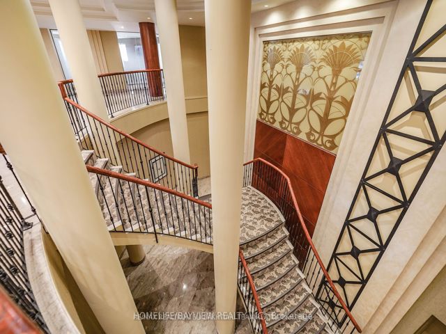 618 - 11 William Carson Cres