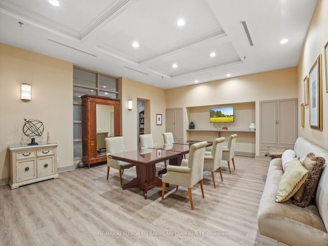 618 - 11 William Carson Cres