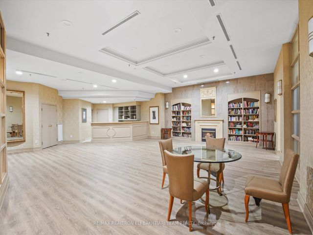 618 - 11 William Carson Cres