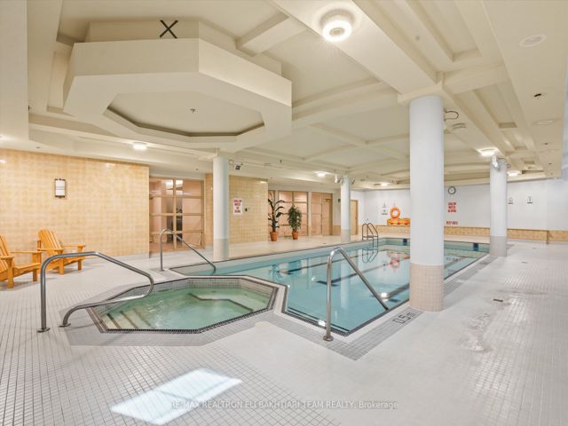 618 - 11 William Carson Cres
