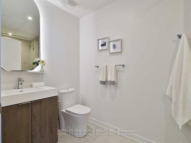 1504 - 15 Holmes Ave