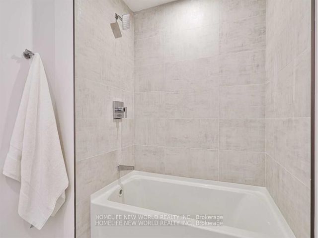 1504 - 15 Holmes Ave