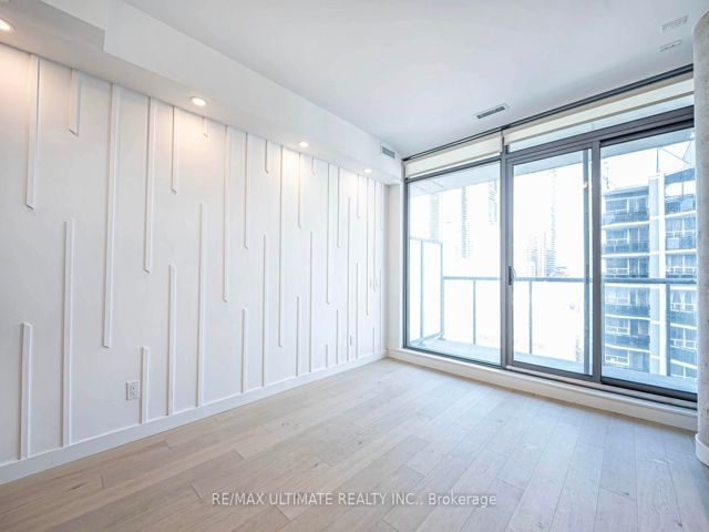 907 - 81 Wellesley St E