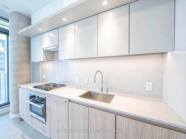 907 - 81 Wellesley St E