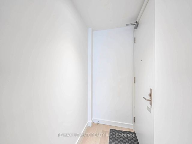 907 - 81 Wellesley St E