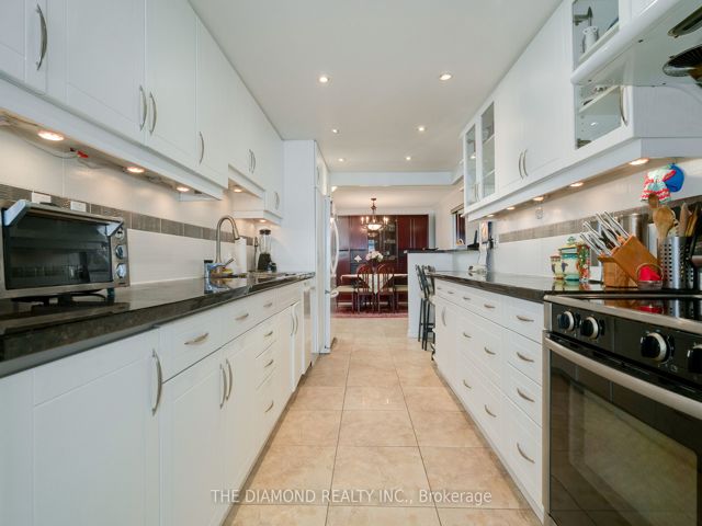 2207 - 1555 Finch Ave E