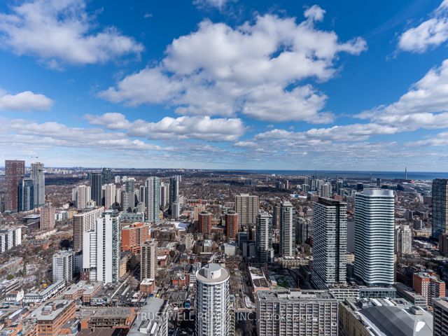 5208 - 501 Yonge St